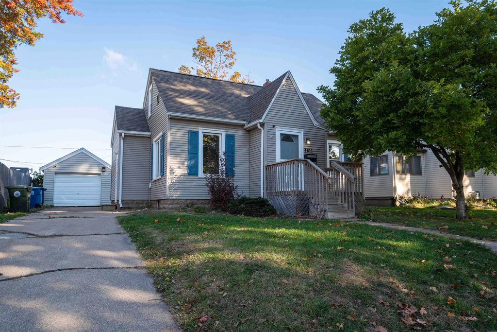 1811 Forest Avenue, Waterloo, IA 50702