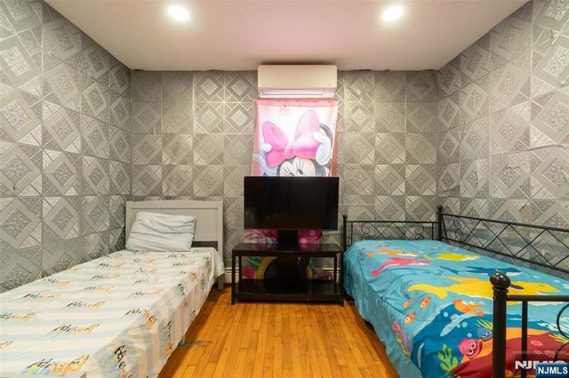 211 Bergen Avenue, Kearny, NJ 07032