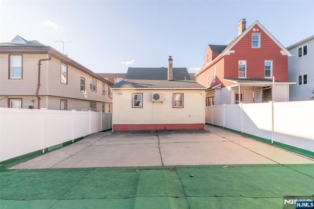 211 Bergen Avenue, Kearny, NJ 07032