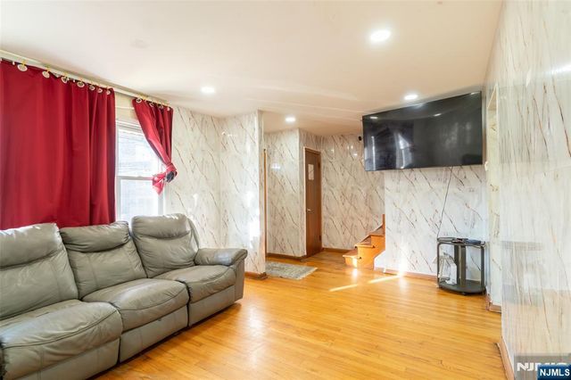 211 Bergen Avenue, Kearny, NJ 07032