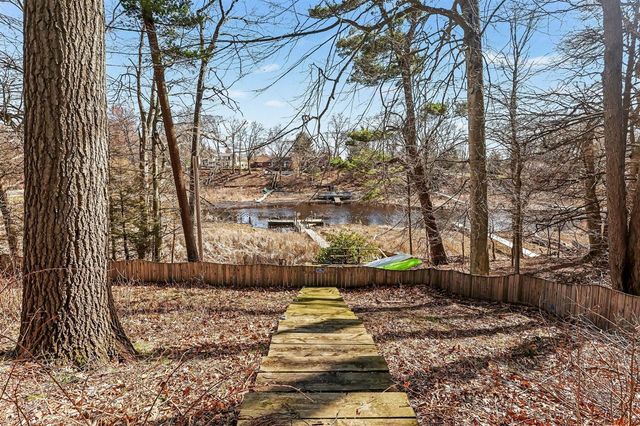 1437 Brookwood Drive, Norton Shores, MI 49441