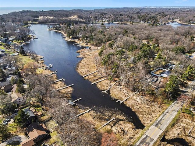 1437 Brookwood Drive, Norton Shores, MI 49441