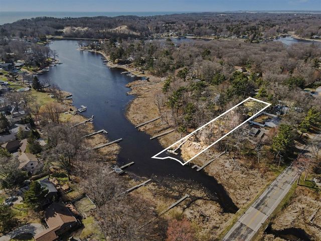 1437 Brookwood Drive, Norton Shores, MI 49441