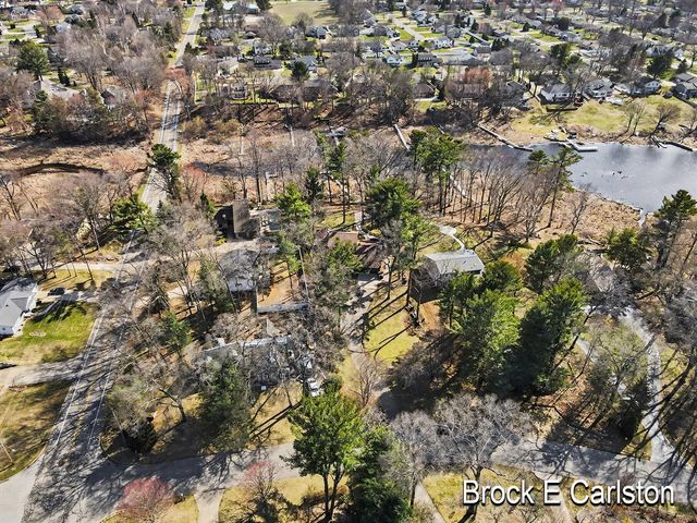 1437 Brookwood Drive, Norton Shores, MI 49441
