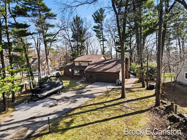 1437 Brookwood Drive, Norton Shores, MI 49441