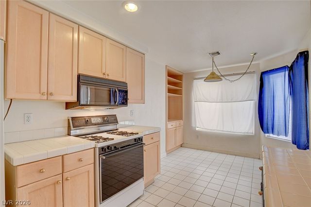 7637 Valley Green Drive 101, Las Vegas, NV 89149