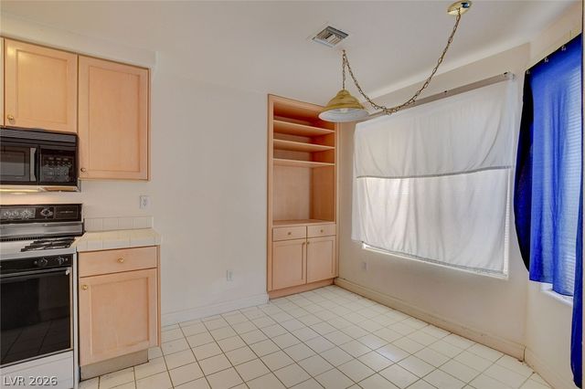7637 Valley Green Drive 101, Las Vegas, NV 89149
