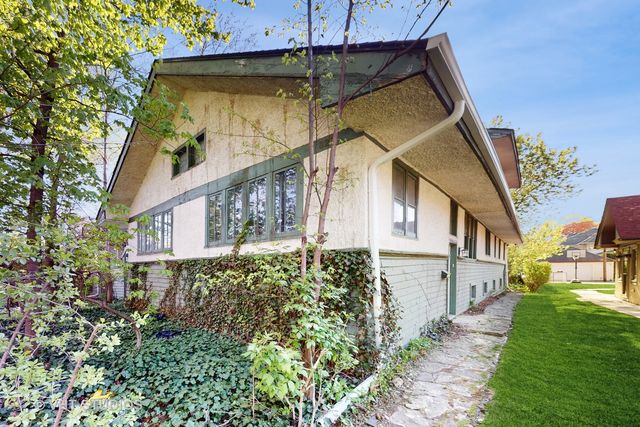 827 N Grove Avenue, Oak Park, IL 60302