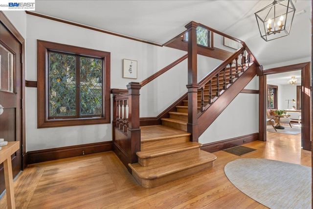 1612 San Antonio Ave, Alameda, CA 94501