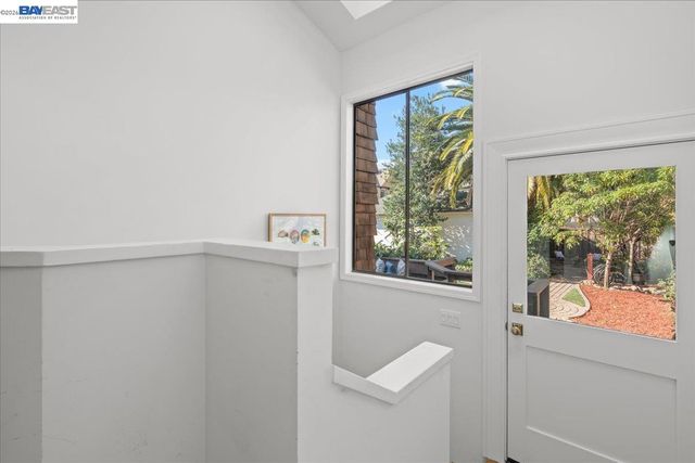 1612 San Antonio Ave, Alameda, CA 94501