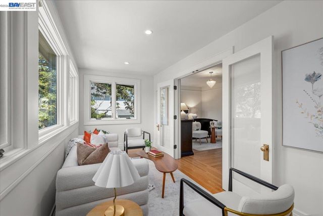 1612 San Antonio Ave, Alameda, CA 94501