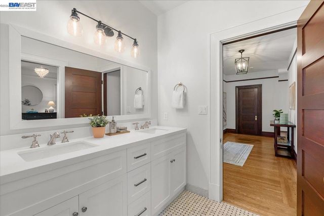 1612 San Antonio Ave, Alameda, CA 94501