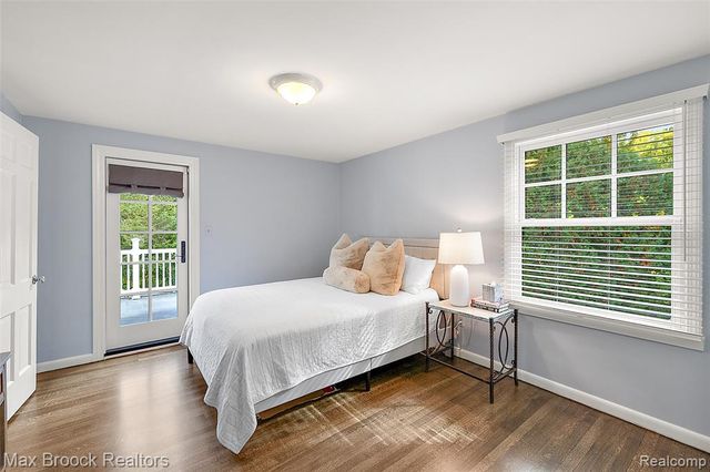 692 Bennington Drive, Bloomfield Hills, MI 48304