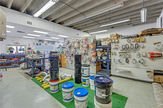 Established Truck Repair Mechanic Shop, Homestead, FL 33030