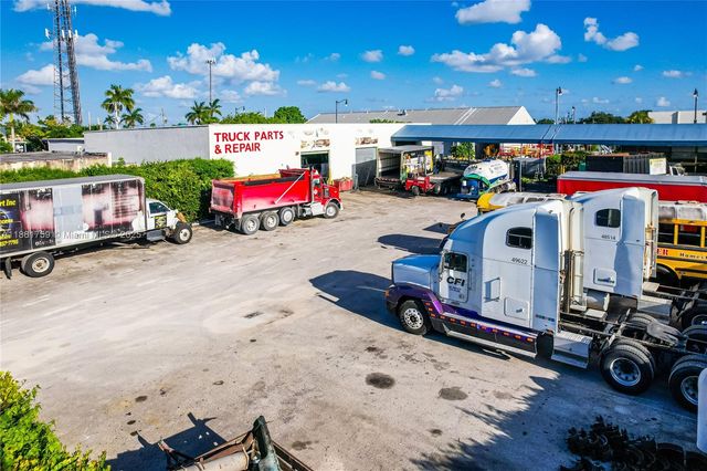 Established Truck Repair Mechanic Shop, Homestead, FL 33030