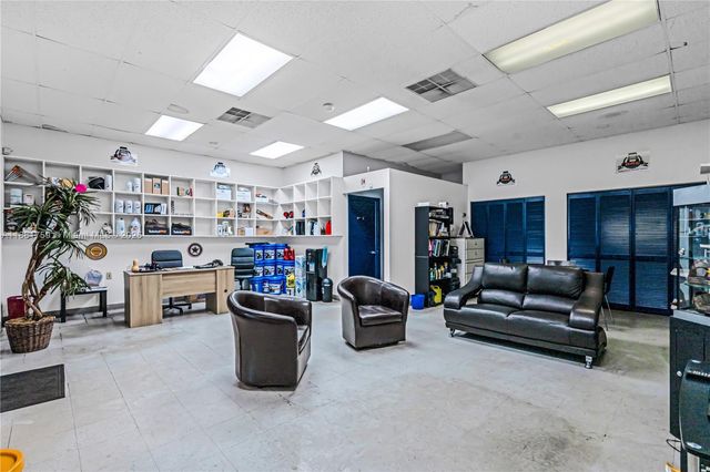 Established Truck Repair Mechanic Shop, Homestead, FL 33030