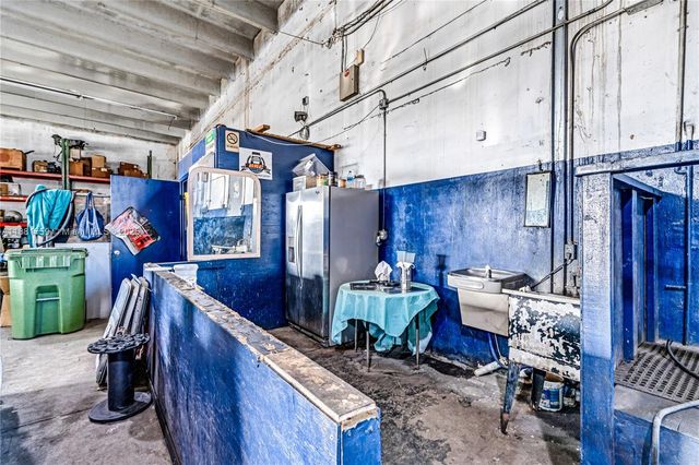 Established Truck Repair Mechanic Shop, Homestead, FL 33030