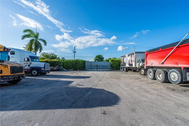 Established Truck Repair Mechanic Shop, Homestead, FL 33030