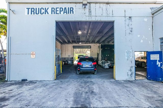 Established Truck Repair Mechanic Shop, Homestead, FL 33030