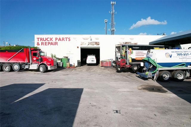 Established Truck Repair Mechanic Shop, Homestead, FL 33030