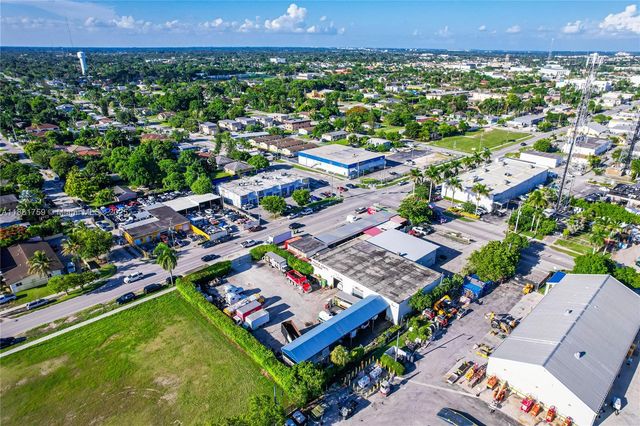 Established Truck Repair Mechanic Shop, Homestead, FL 33030