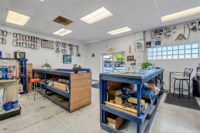 Established Truck Repair Mechanic Shop, Homestead, FL 33030