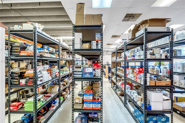 Established Truck Repair Mechanic Shop, Homestead, FL 33030