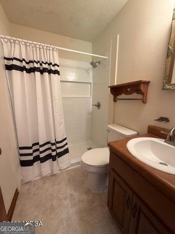 2777 Glen Echo Drive, Lizella, GA 31052