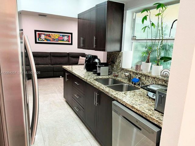 955 NW 106th Ave Circle, Miami, FL 33172