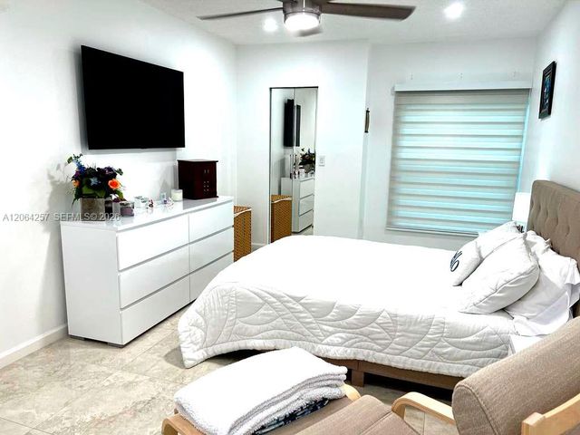 955 NW 106th Ave Circle, Miami, FL 33172