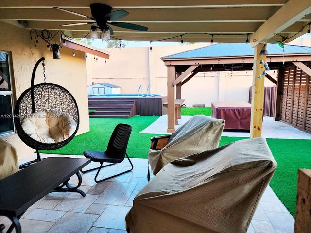 955 NW 106th Ave Circle, Miami, FL 33172
