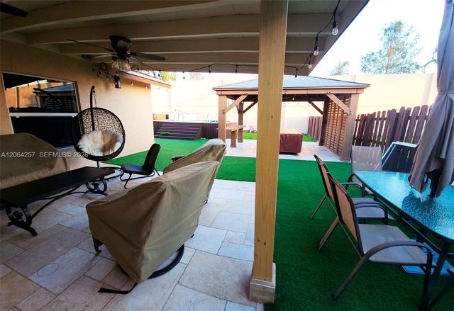955 NW 106th Ave Circle, Miami, FL 33172
