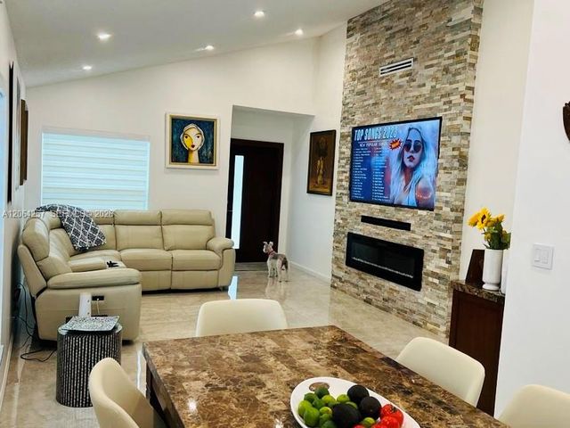 955 NW 106th Ave Circle, Miami, FL 33172