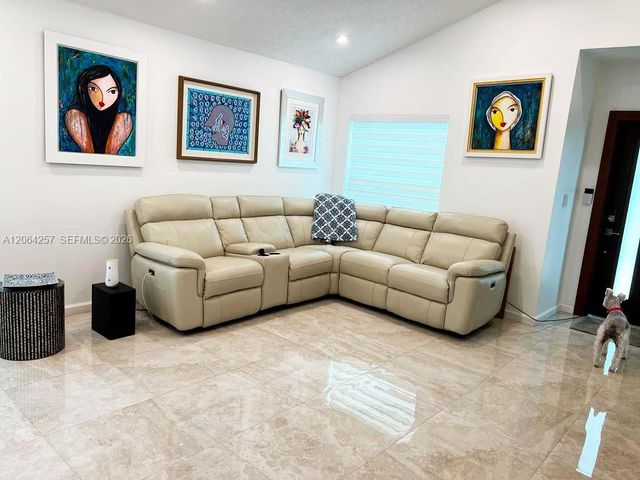 955 NW 106th Ave Circle, Miami, FL 33172