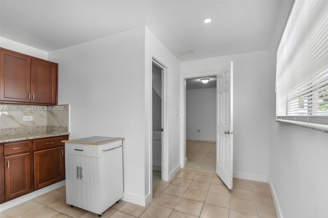 6084 E 7th Avenue, Hialeah, FL 33013