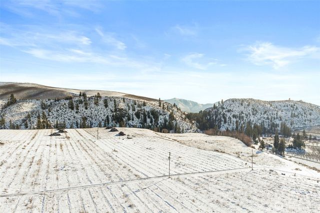 0 Boyd Loop Rd, Manson, WA 98831