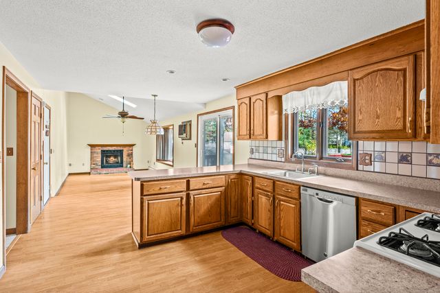 40 Melody Lane, East Hartford, CT 06118