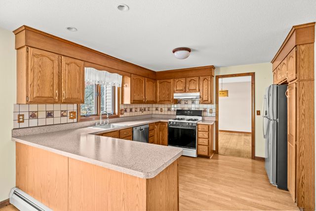 40 Melody Lane, East Hartford, CT 06118