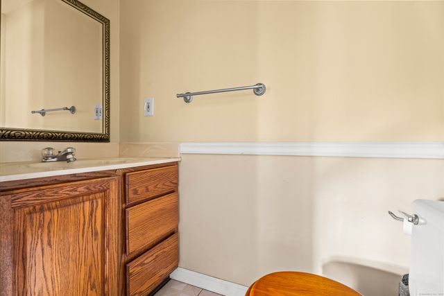 40 Melody Lane, East Hartford, CT 06118