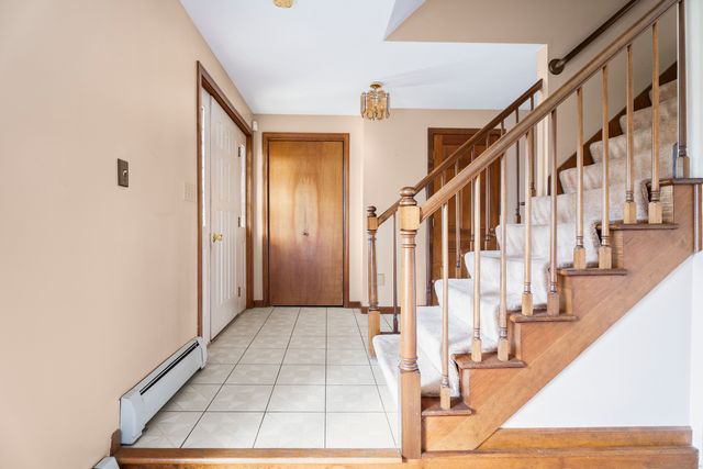 40 Melody Lane, East Hartford, CT 06118