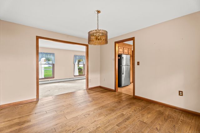 40 Melody Lane, East Hartford, CT 06118