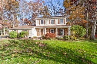 40 Melody Lane, East Hartford, CT 06118