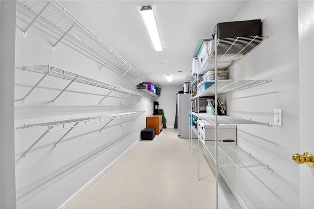 3913 Springtree Lane, Hoschton, GA 30548