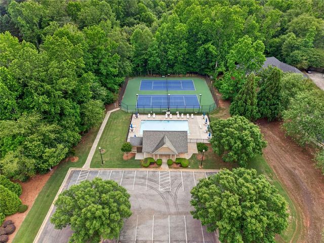 3913 Springtree Lane, Hoschton, GA 30548