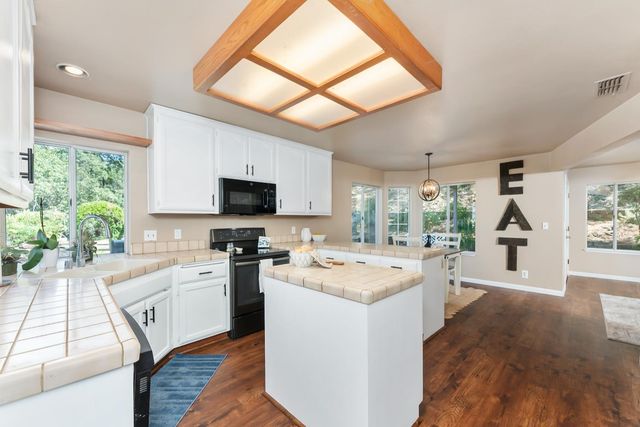 3472 See View Ct, Rescue, CA 95672