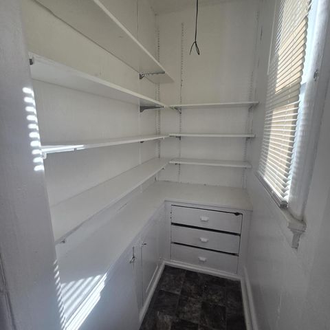 2548 N 18th STREET, Milwaukee, WI 53206