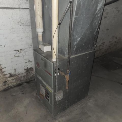 2548 N 18th STREET, Milwaukee, WI 53206