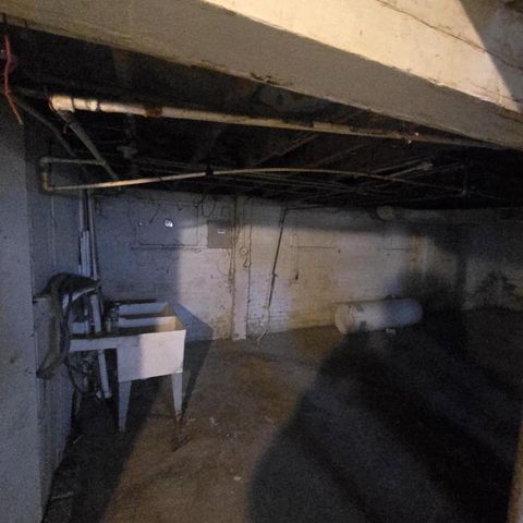 2548 N 18th STREET, Milwaukee, WI 53206