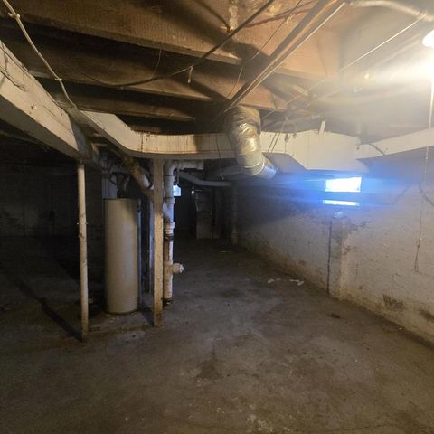 2548 N 18th STREET, Milwaukee, WI 53206