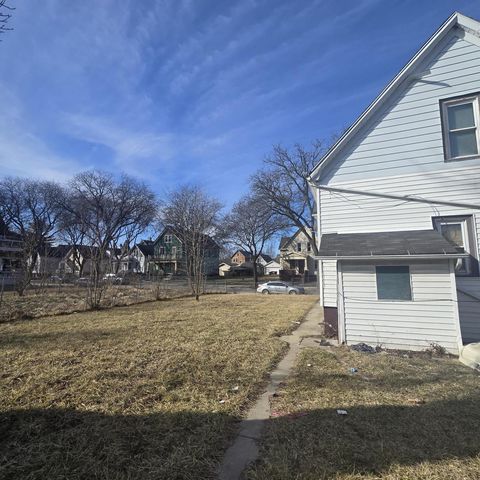 2548 N 18th STREET, Milwaukee, WI 53206